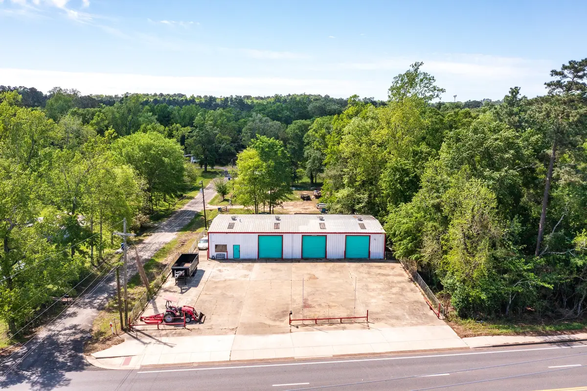 910 Church Street E, Livingston, TX 77351 - #1