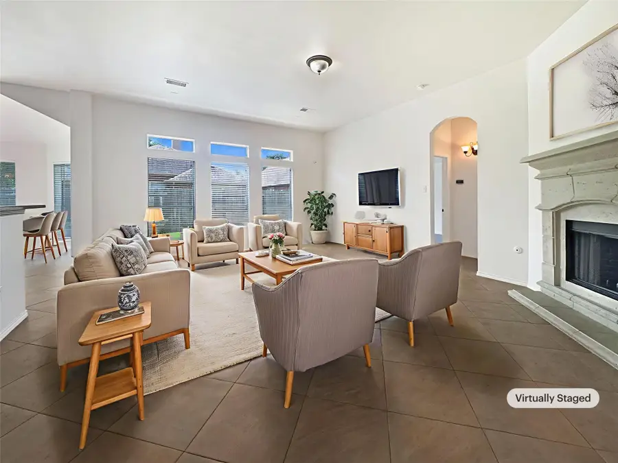 607 Red Oak Canyon Lane, La Marque, TX 77568 - Image #2