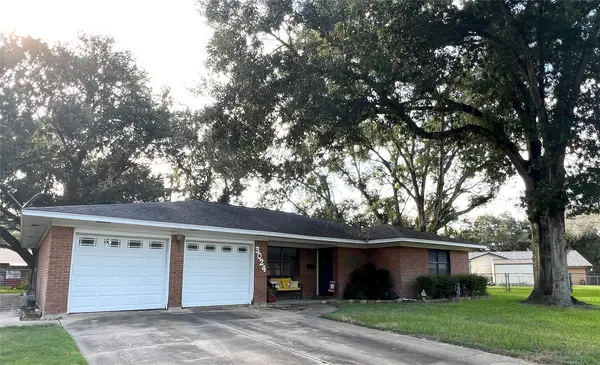 3024 Lamar Circle, El Campo, TX 77437