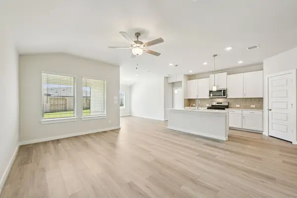 5108 Redbud Valley Drive, Pearland, TX 77584