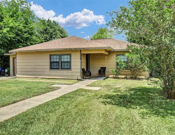 513 Farrer Street, Angleton, TX 77515