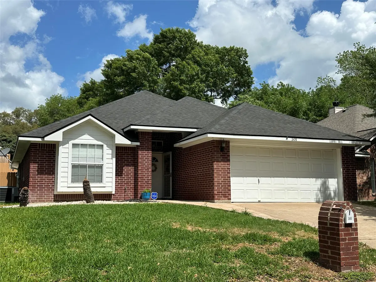 305 Scenic Brook Street, Brenham, TX 77833 - #1