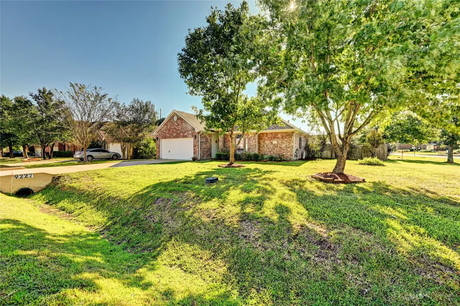 9227 Hidden Lake E, Magnolia, TX 77354 - #2