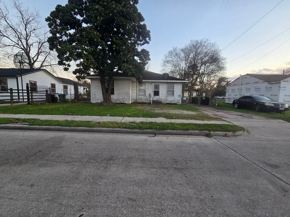 108 Parker Road, Houston, TX 77076 - #1