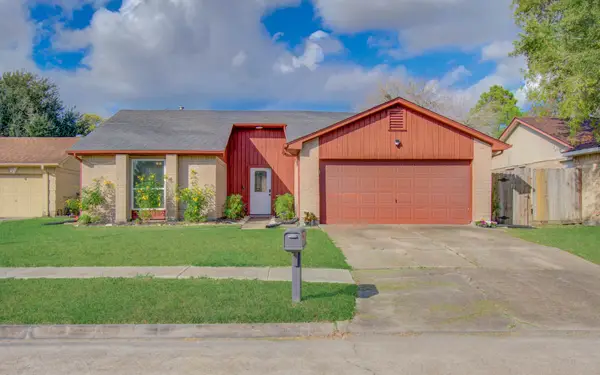 2711 N Belgravia Drive, Pearland, TX 77584