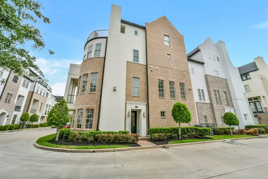 2058 Fannin Station N, Houston, TX 77045 - #2