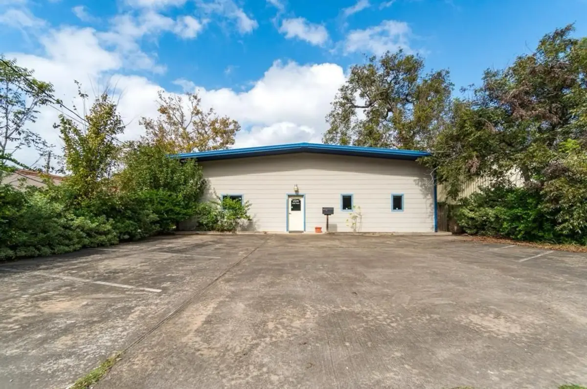 224 E Main Street, Clute, TX 77531 - #1