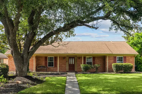9646 Fairdale Lane, Houston, TX 77063