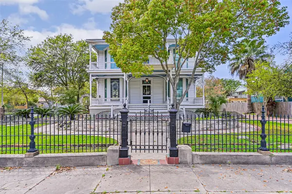 1021 35th Street Street, Galveston, TX 77550