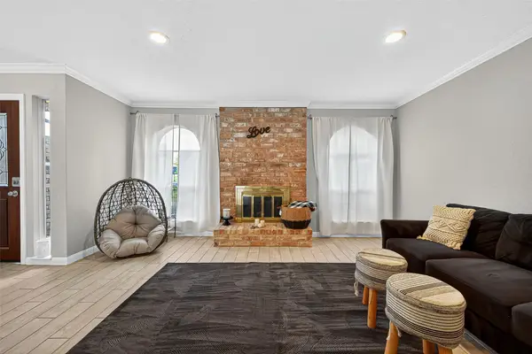 10622 Bexley Drive, Houston, TX 77099