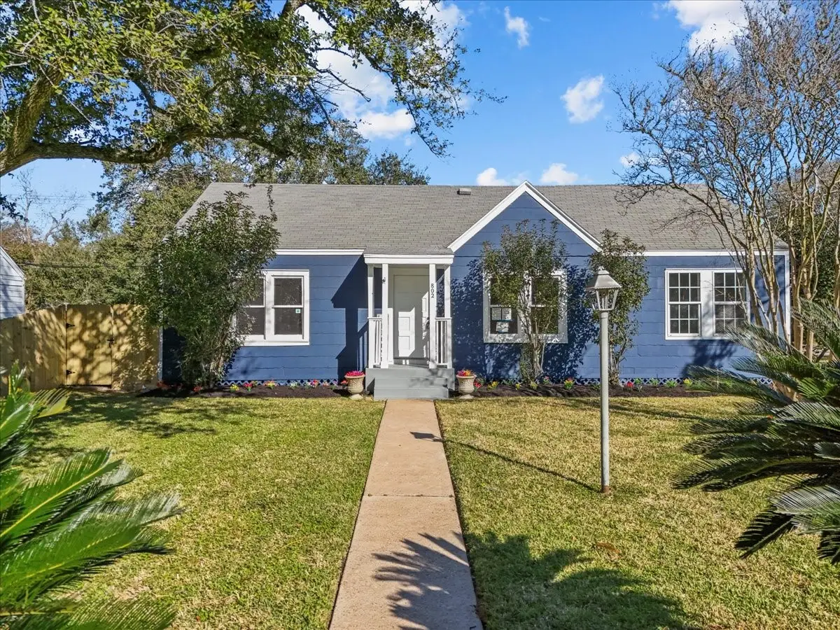 802 18th Avenue N, Texas City, TX 77590 - Image #1