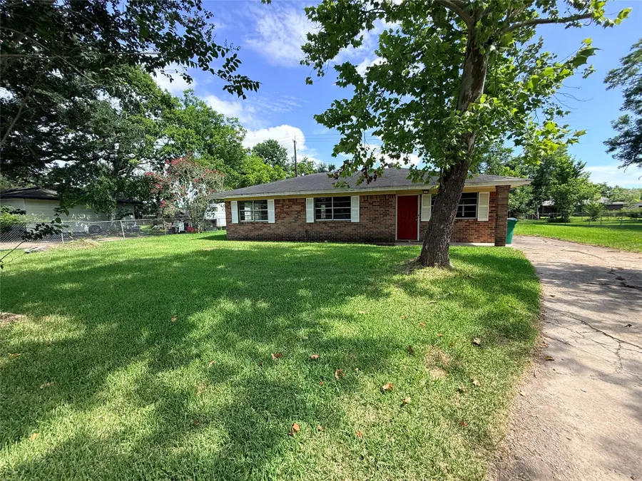 225 Burkett Street, Richwood, TX 77531 - #2