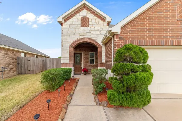3070 Persimmon Valley Lane, Dickinson, TX 77539