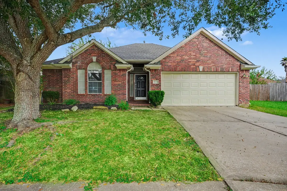 5139 Chase Park Circle, Bacliff, TX 77518 - #1