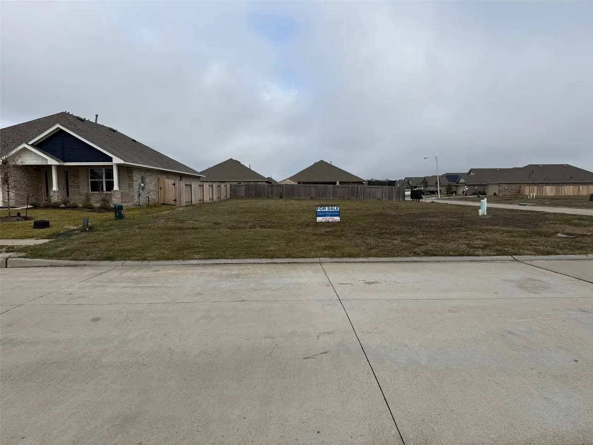 5325 W Bayou Maison Circle, Dickinson, TX 77539 - #1