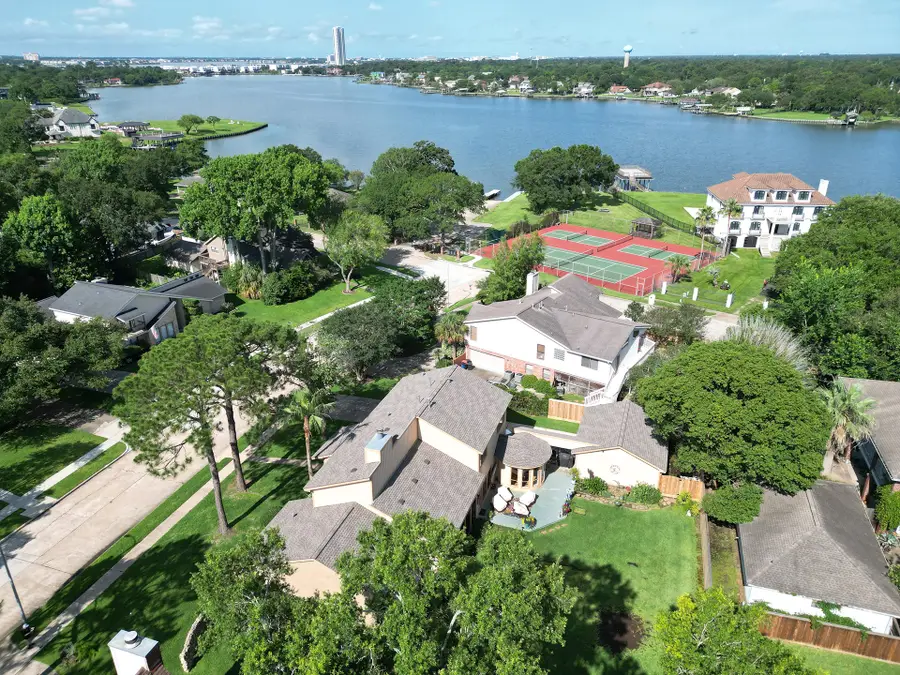 307 Crestwood Drive, El Lago, TX 77586 - #3