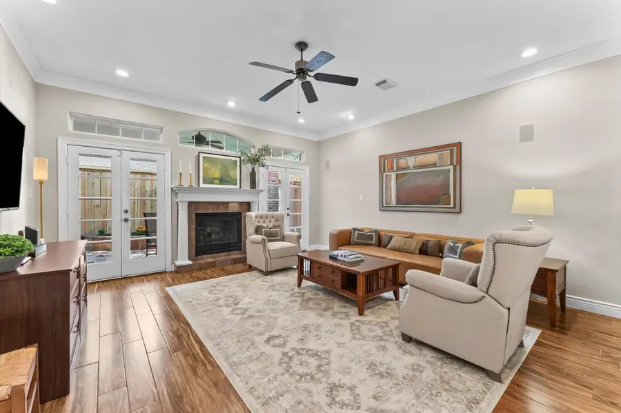 1135 Bayou Island Drive, Houston, TX 77063 - Image #3