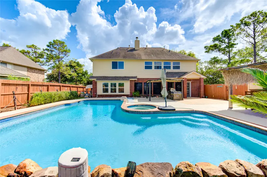 1016 Applewood Drive, Friendswood, TX 77546 - #2