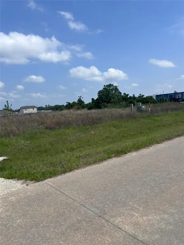 2050 Road 5702, Cleveland, TX 77327