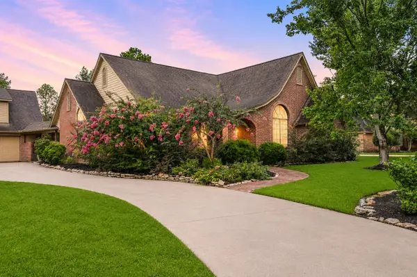 1207 W Edgewood Drive, Friendswood, TX 77546