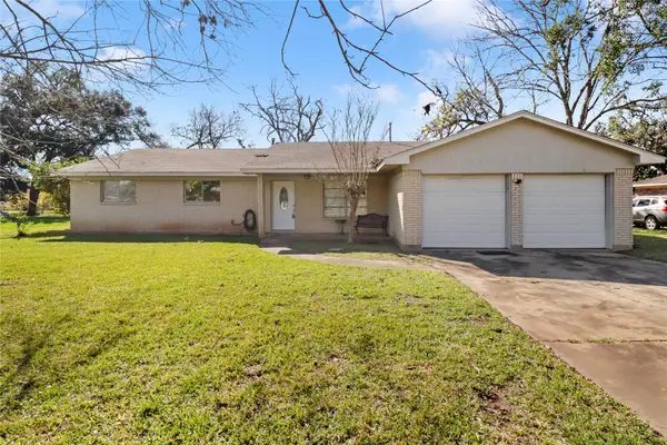 238 Sleepy Hollow Drive, Lake Jackson, TX 77566