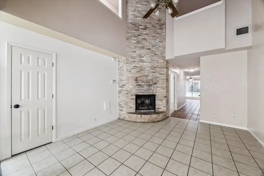 17164 Beaver Springs Drive N, Houston, TX 77090 - Image #2
