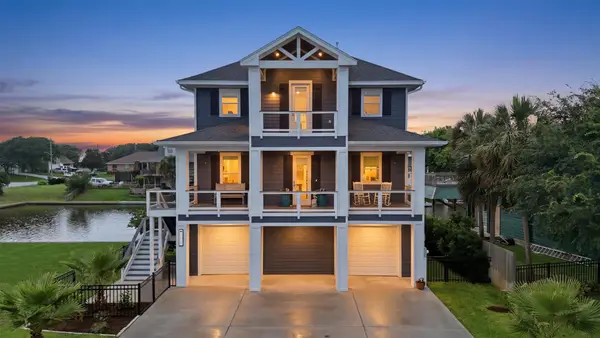 12728 E Conquistador, Galveston, TX 77554