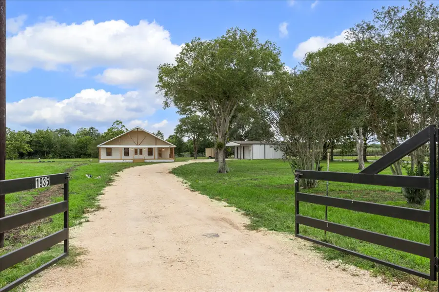 1935 Willow Road, Wallis, TX 77485 - Image #2