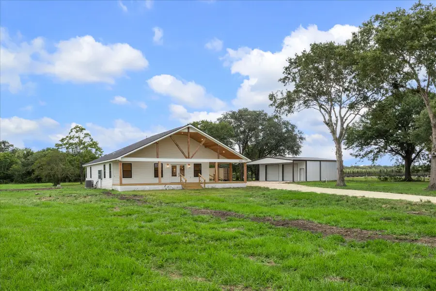 1935 Willow Road, Wallis, TX 77485 - Image #3