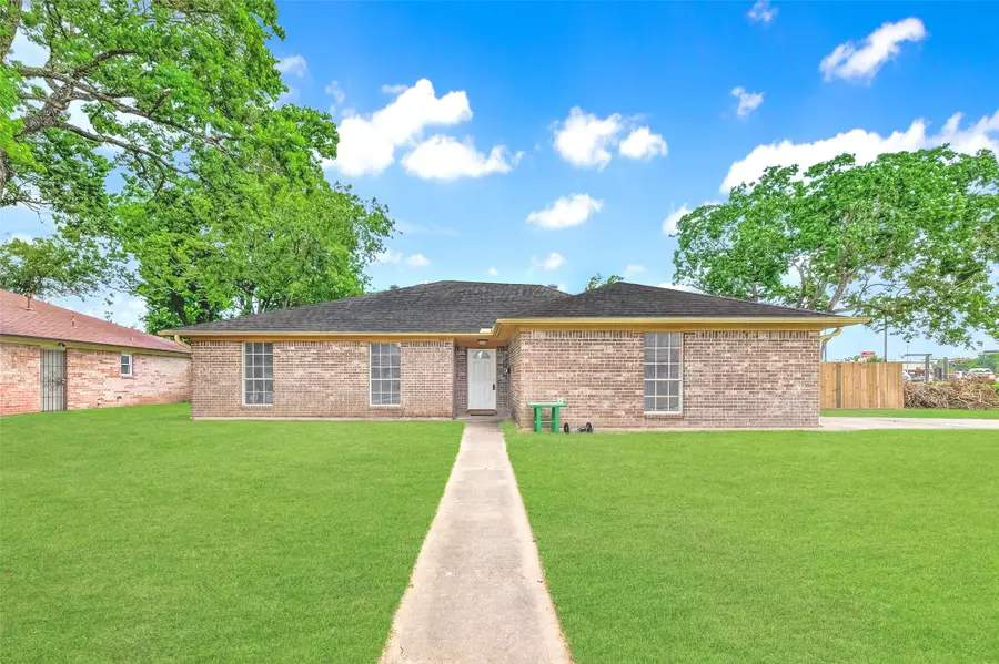 1001 N Shepherd Drive, Baytown, TX 77520 - #2