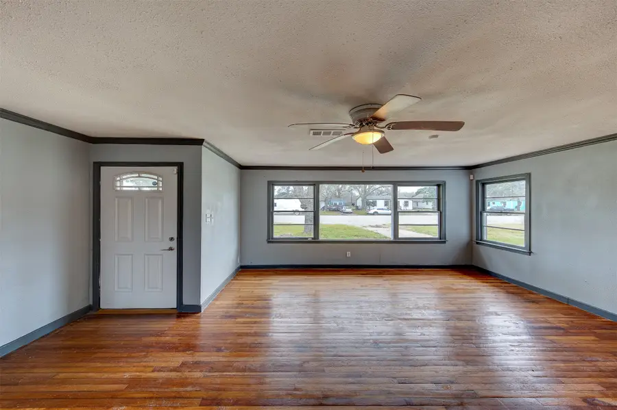 616 19th Avenue N, Texas City, TX 77590 - #2