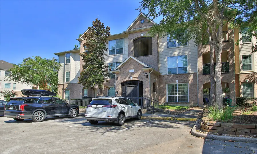 6607 Lake Woodlands Drive #223, The Woodlands, TX 77382 - #2