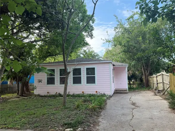 303 Magnusson Avenue, Palacios, TX 77465