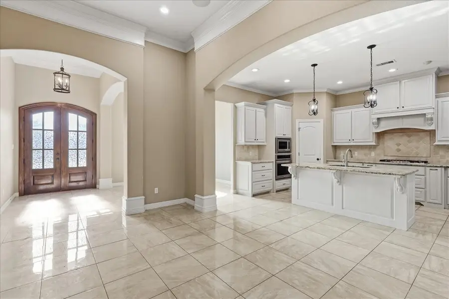 160 Colonial Estates Drive, Bridge City, TX 77611 - #2