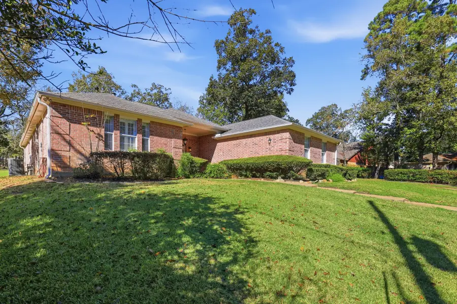 128 Blush Hill Drive, Conroe, TX 77304 - Image #3