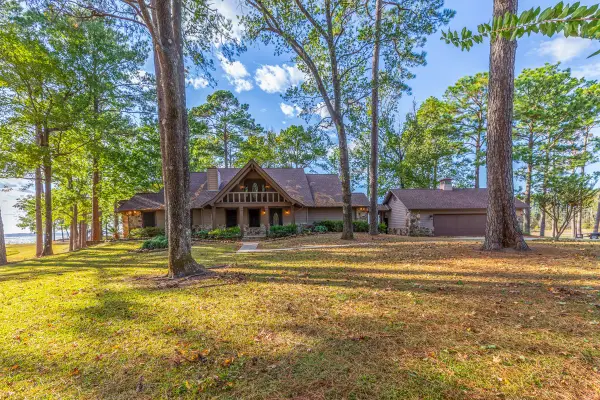 331 & 441 Shoreline Drive, Brookeland, TX 75931