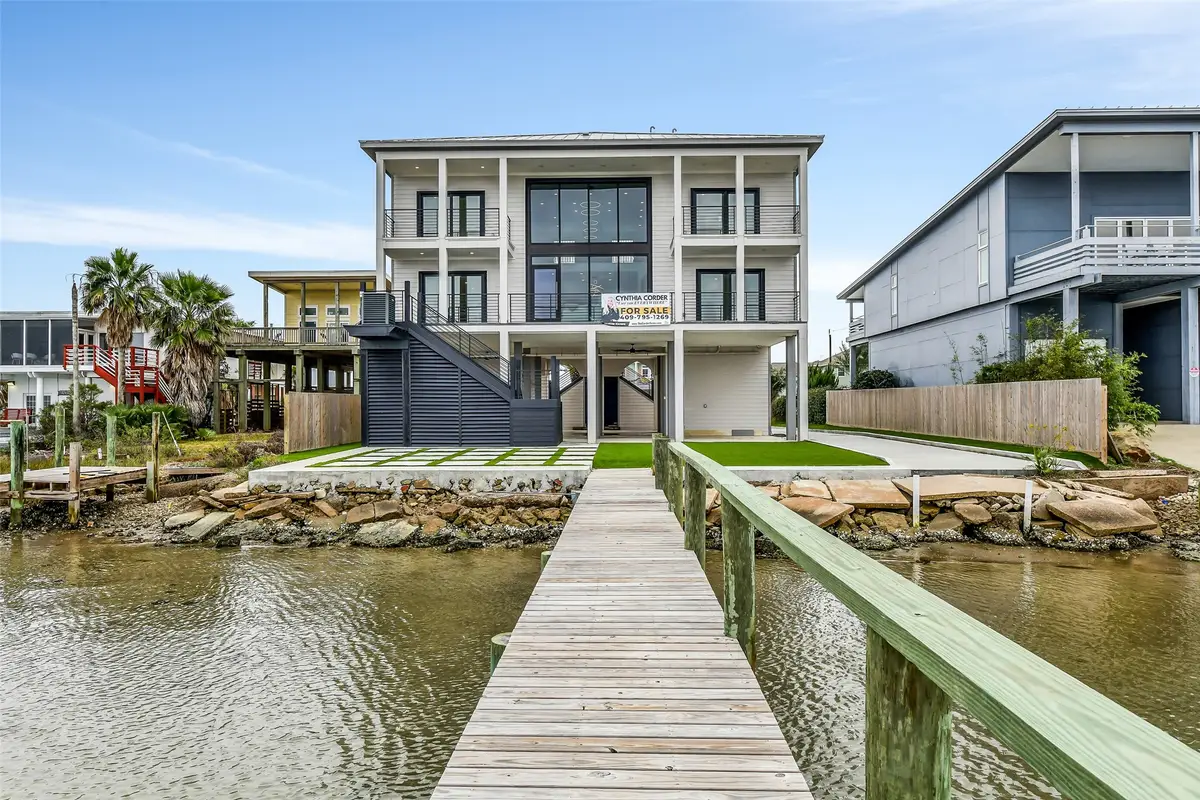 9208 W Bay Road, Galveston, TX 77554 - Image #1