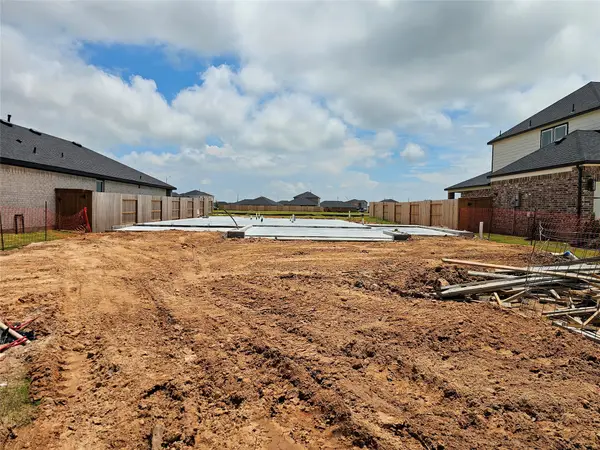 4048 Sun Burst Lane, Brookshire, TX 77423