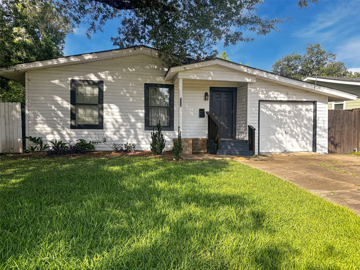 306 Azalea Street, Lake Jackson, TX 77566 - #1