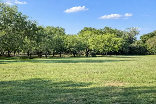 1655 County Road 412, Stockdale, TX 78160