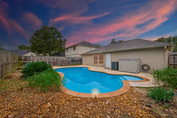 987 Oak Glen Drive, Conroe, TX 77378