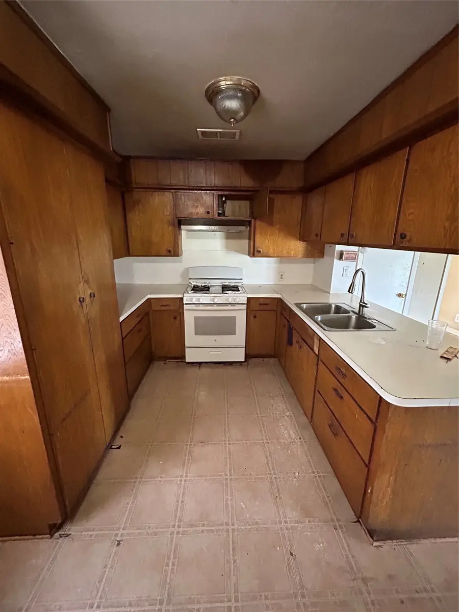 803 Shawnee Street, Houston, TX 77034 - #3