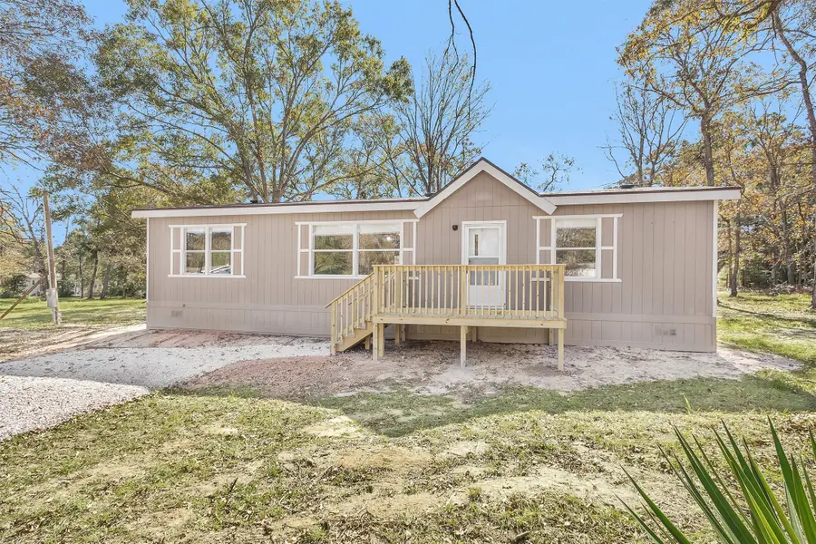 32 E Lake Road, Huntsville, TX 77320 - Image #3
