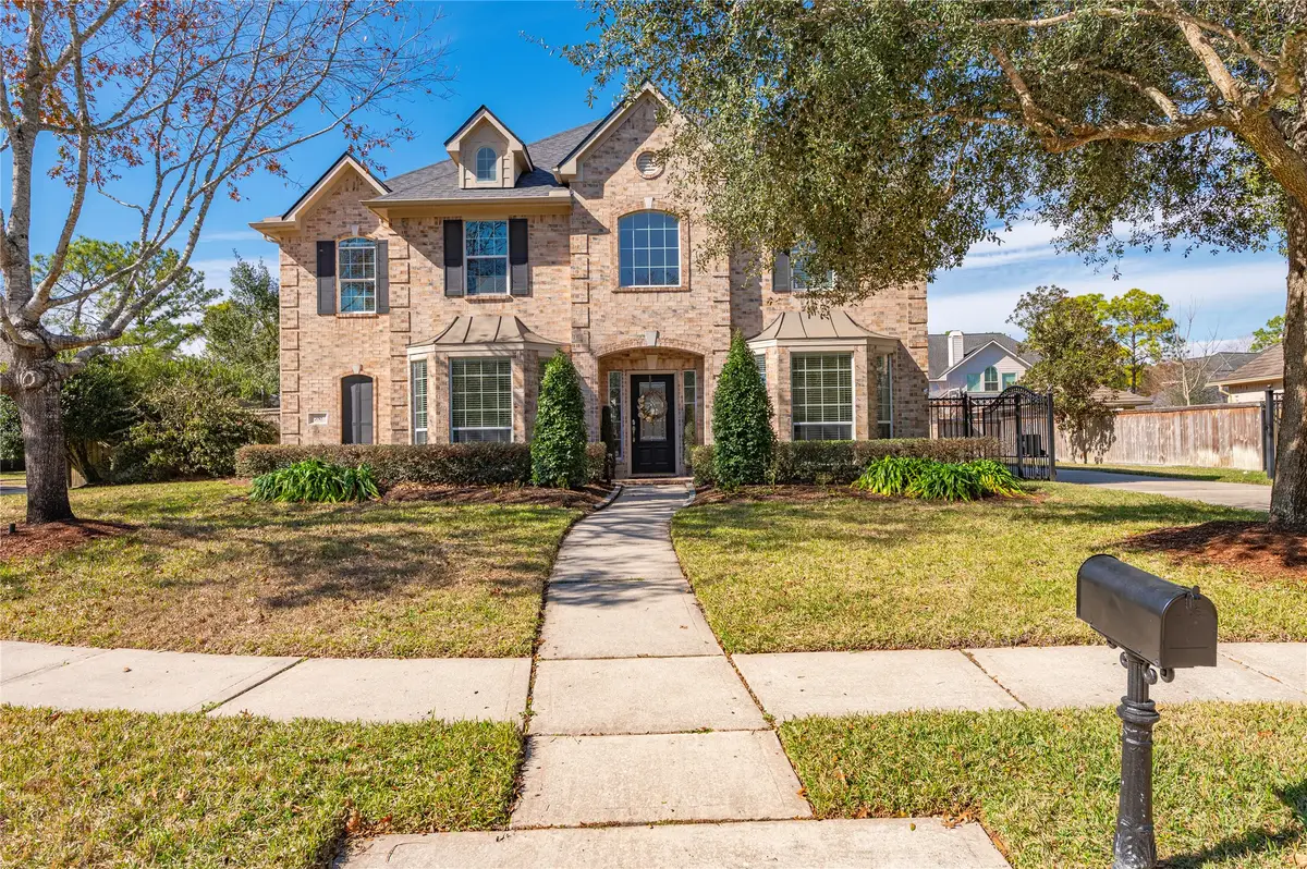 700 Red Oak Lane, Friendswood, TX 77546 - Image #1