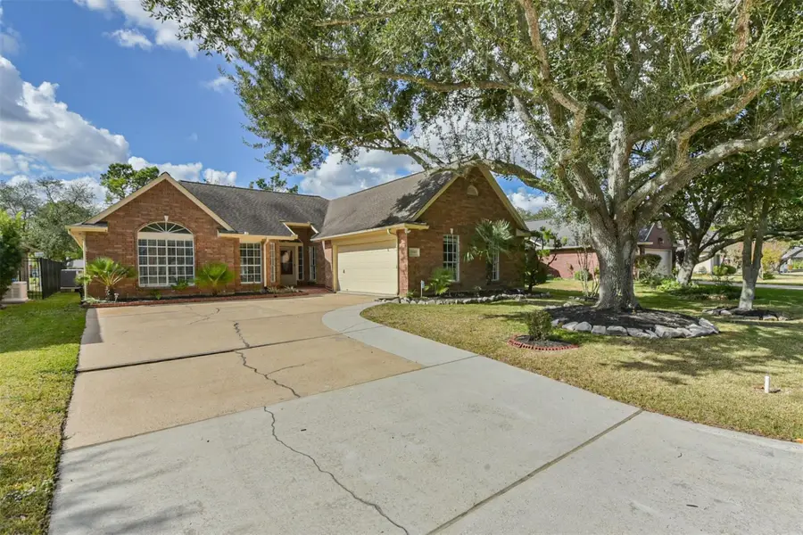 3810 E Peach Hollow Circle, Pearland, TX 77584 - #2