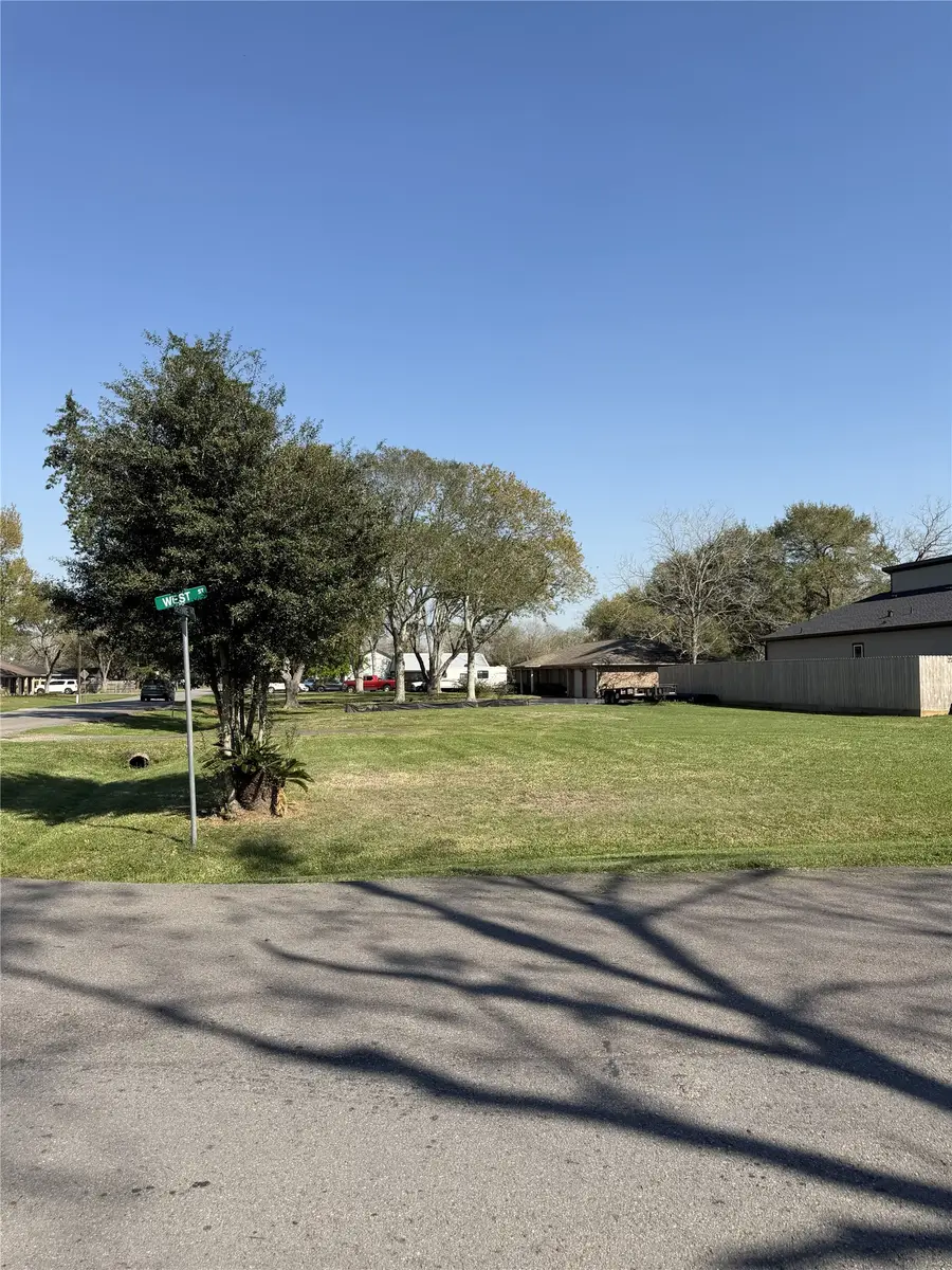 2719 West Street, Rosenberg, TX 77471 - #2