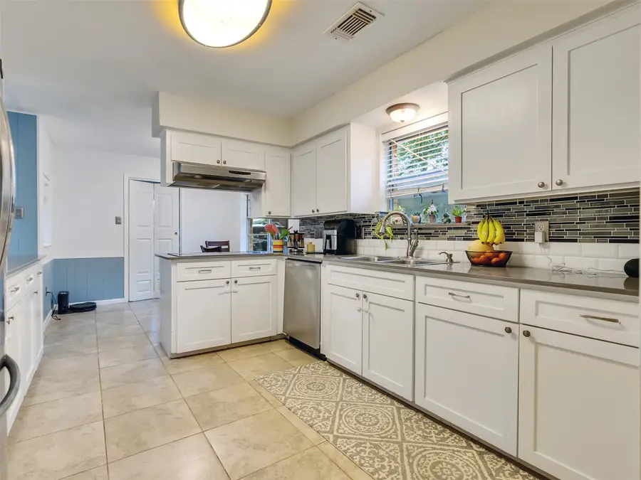 426 Shadow Creek Drive, El Lago, TX 77586 - #3