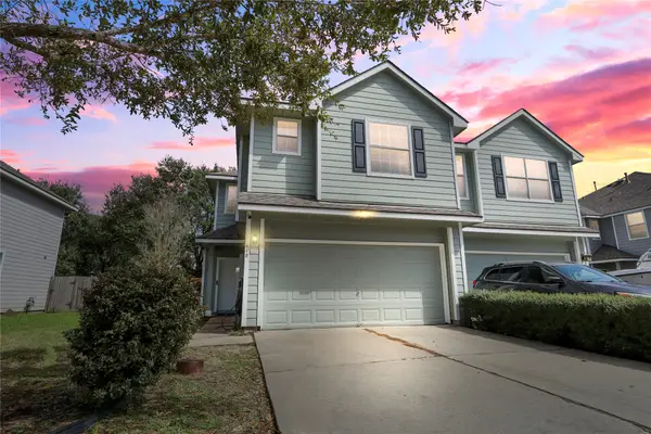 418 Folk Crest Lane, Dickinson, TX 77539