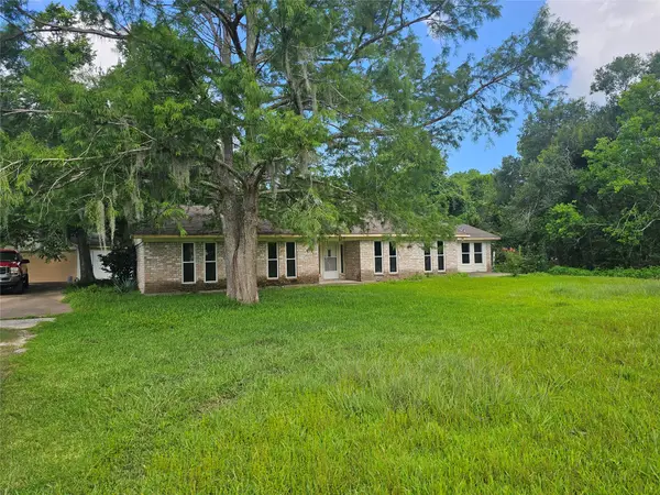 132 Otter Trail, Lake Jackson, TX 77566