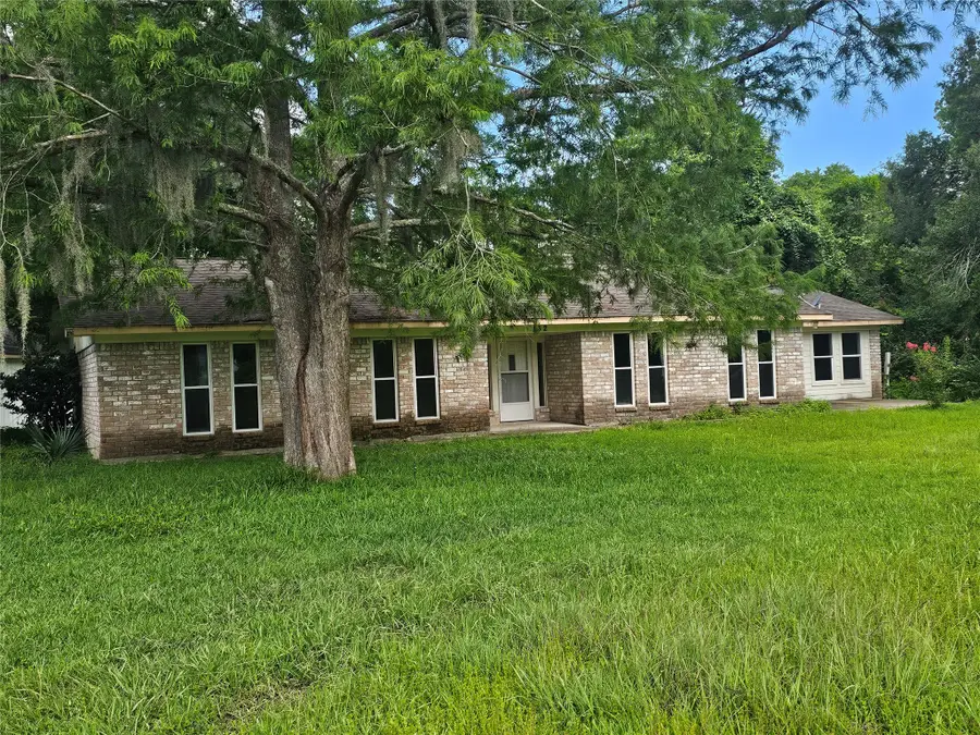 132 Otter Trail, Lake Jackson, TX 77566 - #2